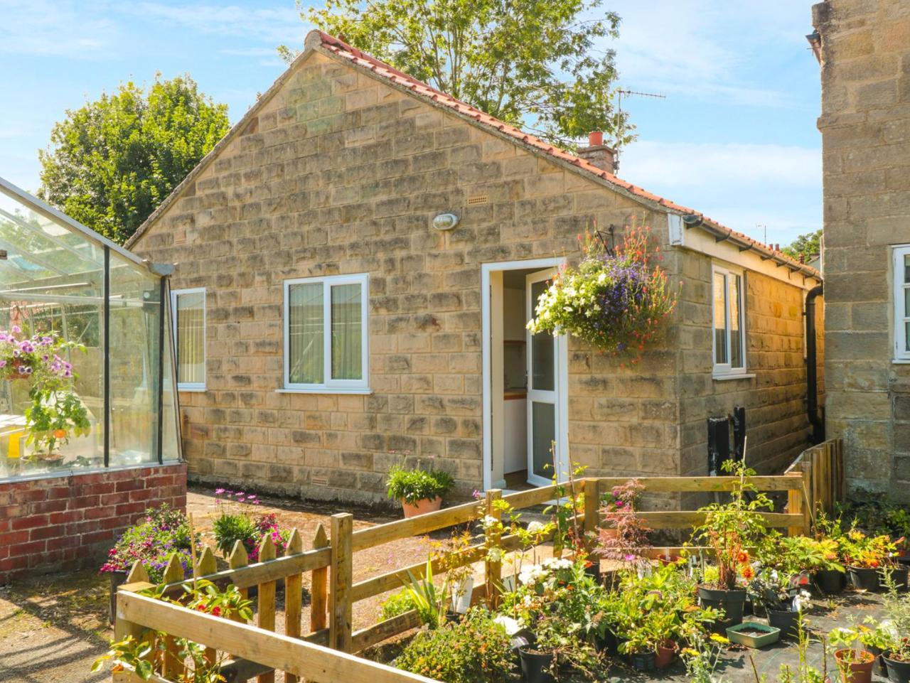 River Gardens Cottage Whitby Extérieur photo